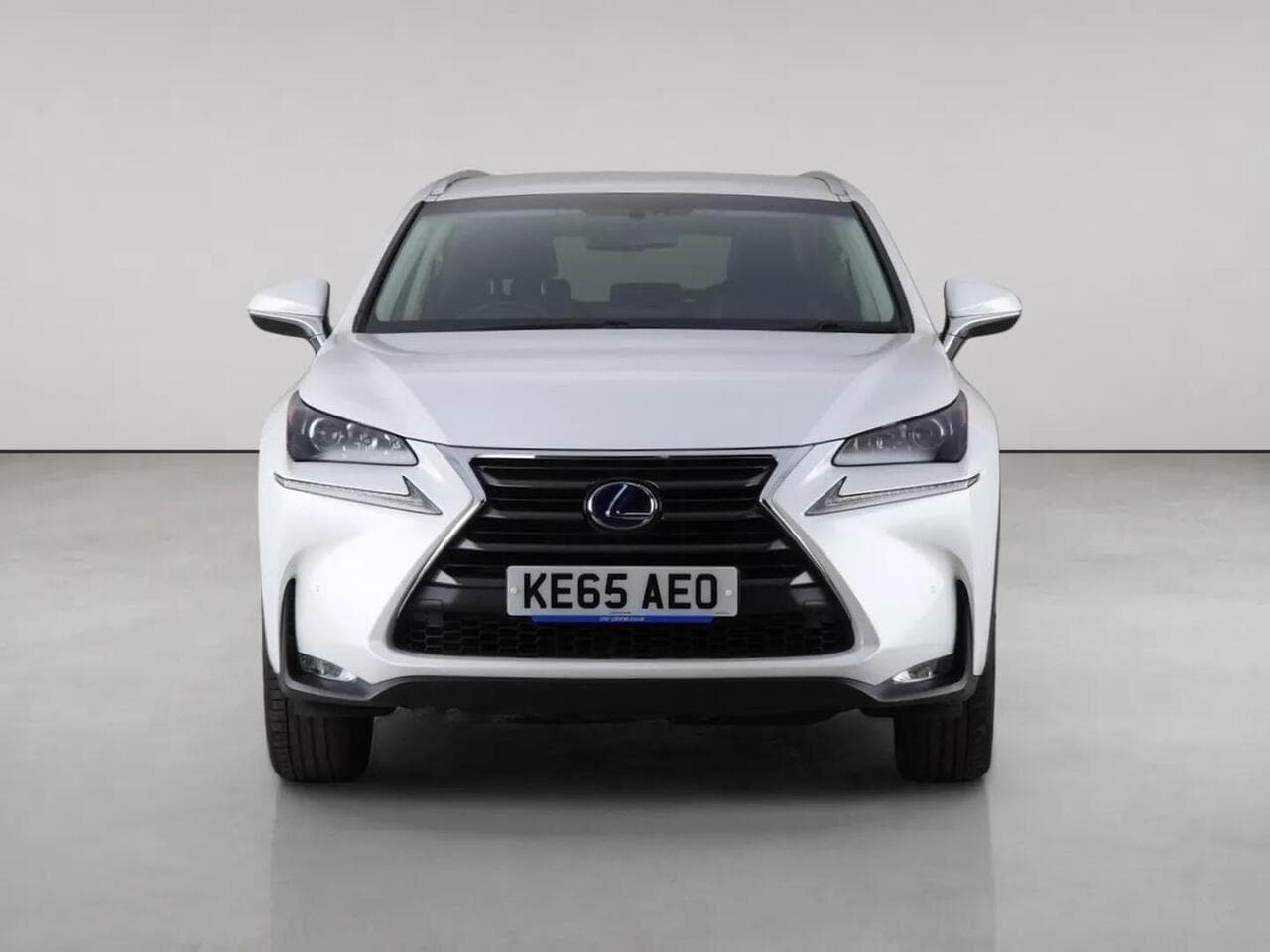 Lexus NX thumbnail Front