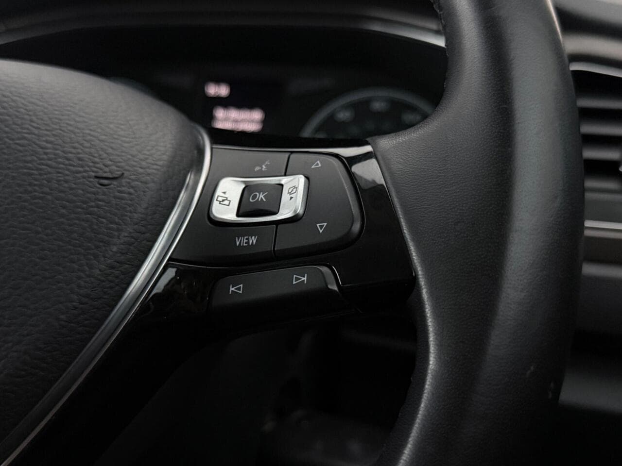 Volkswagen T-Roc thumbnail Misc Controls