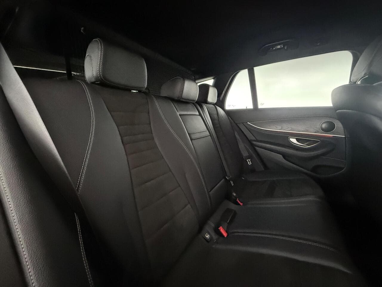 Mercedes-Benz E Class thumbnail Seats Rear