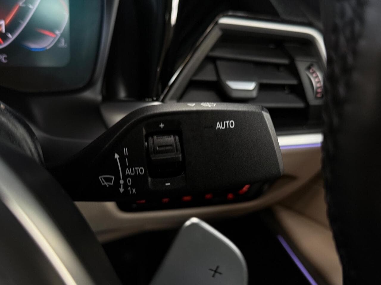 BMW 3 Series thumbnail Misc Controls
