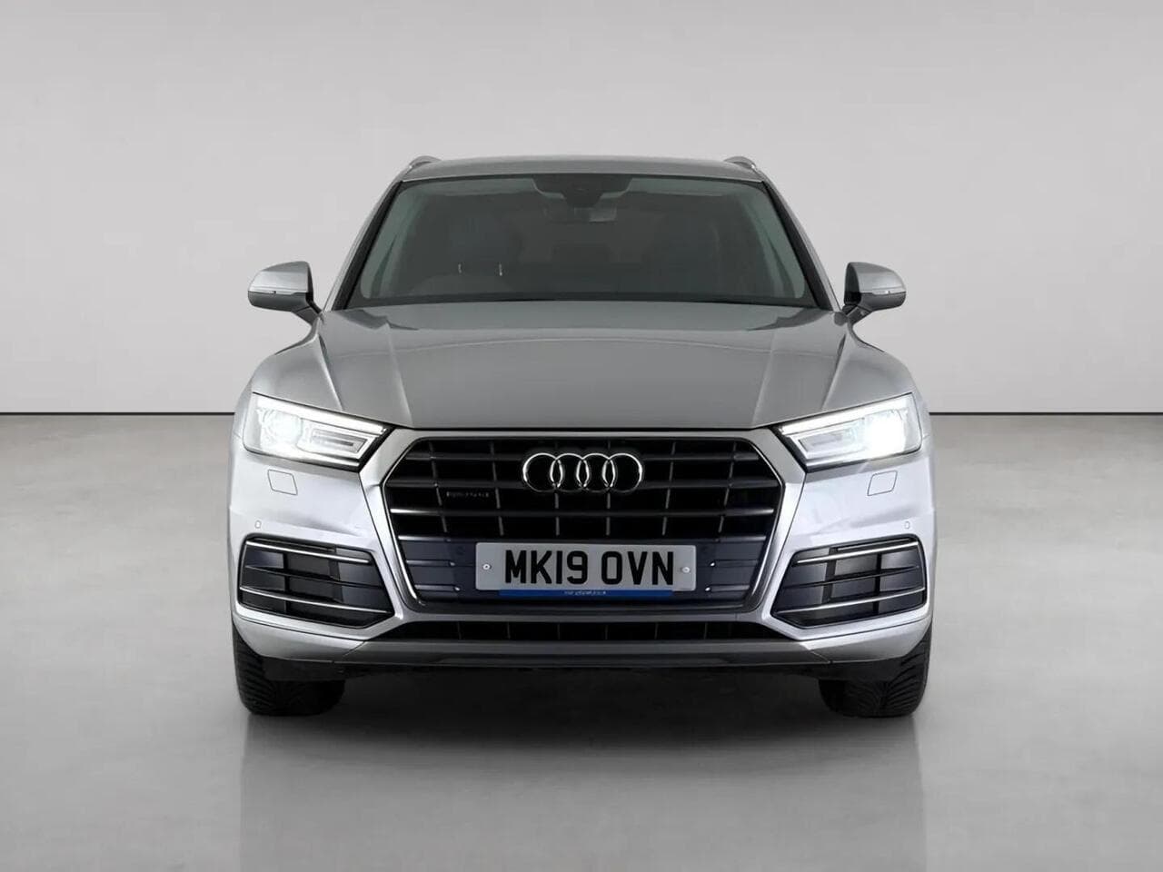 Audi Q5 thumbnail Front