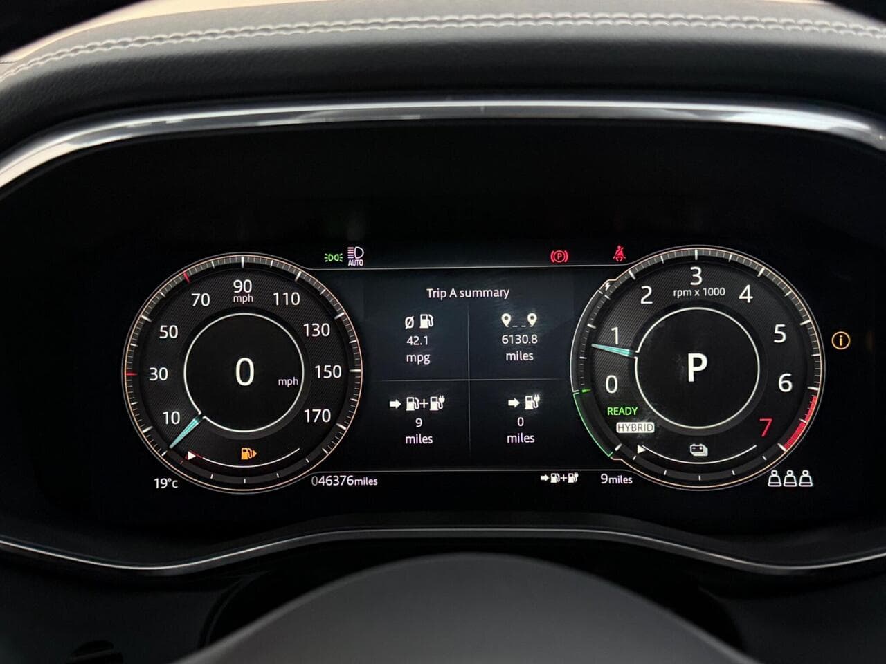 Jaguar F-PACE thumbnail Driver Instruments