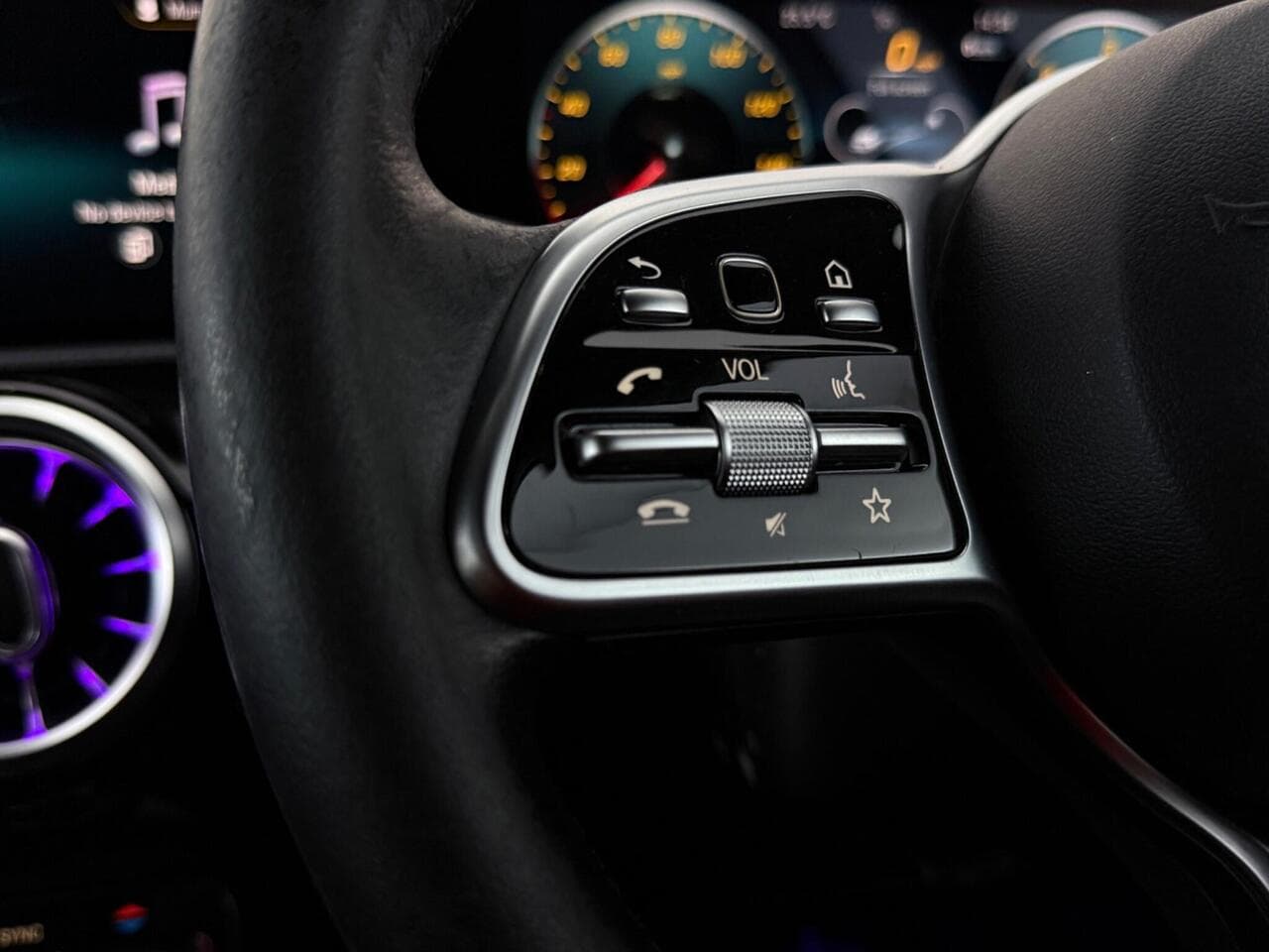 Mercedes-Benz A Class thumbnail Misc Controls