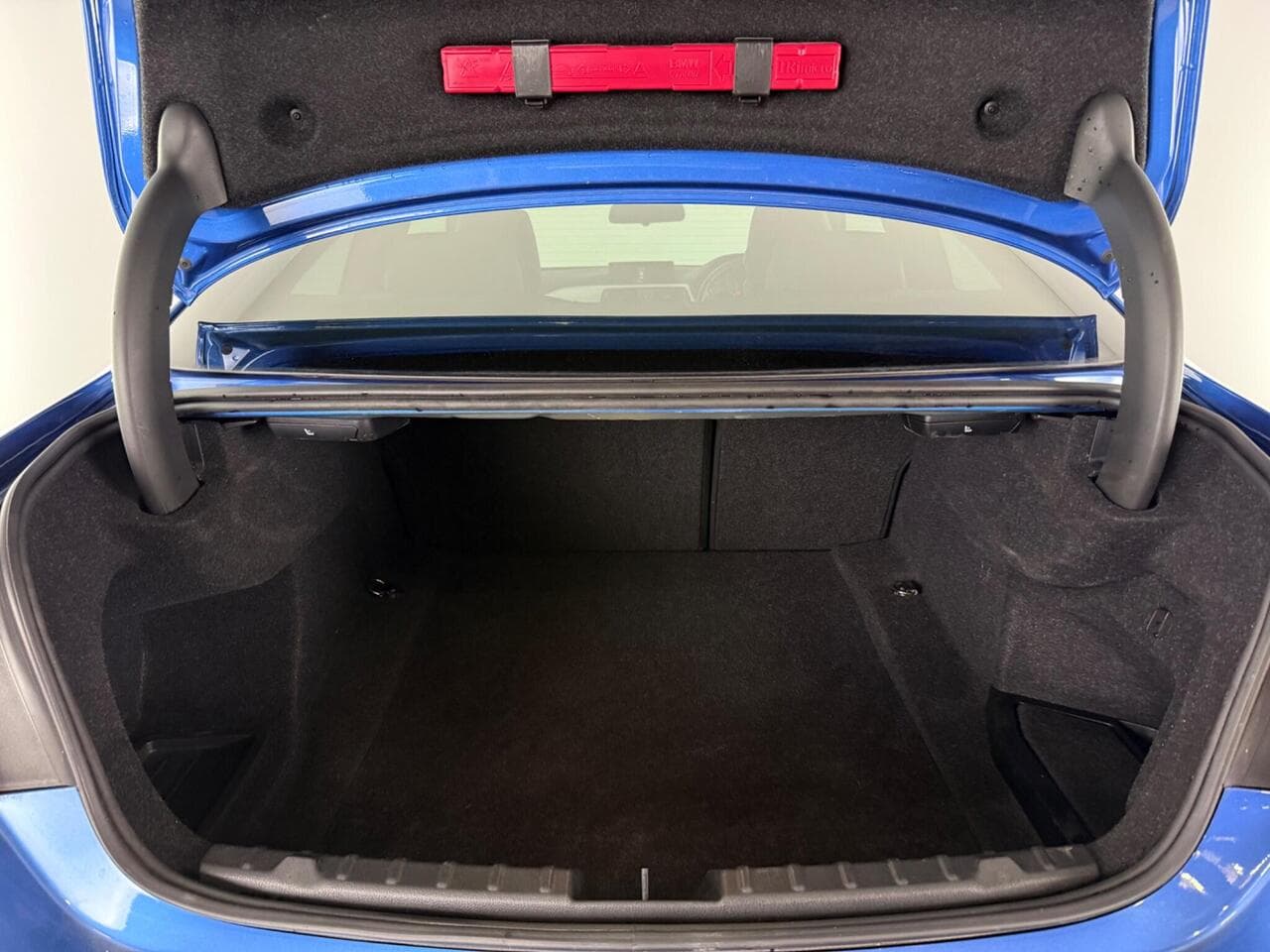 BMW 4 Series thumbnail Boot