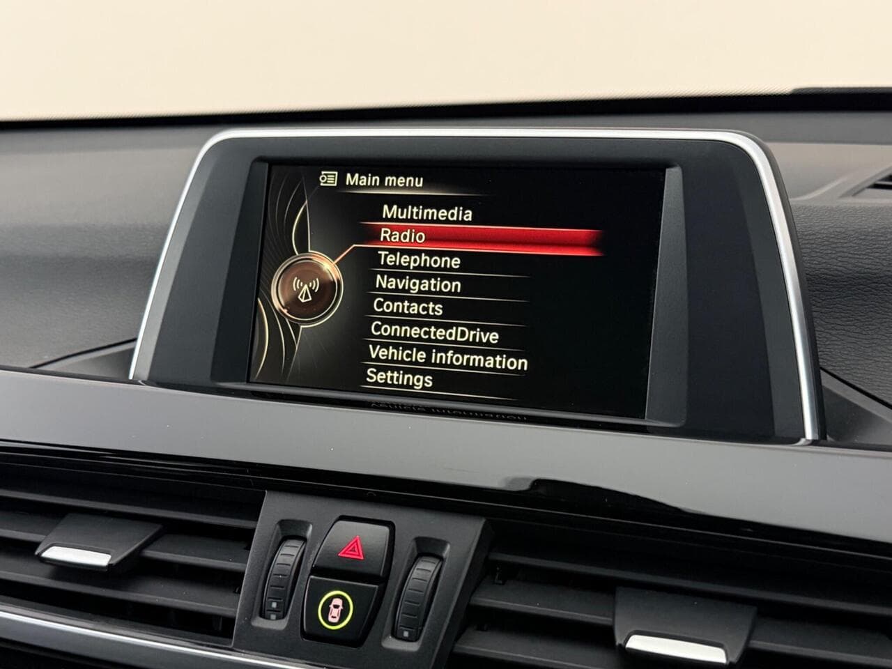 BMW X1 thumbnail Infotainment System