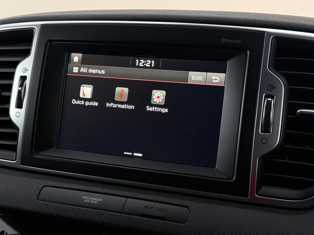 Kia Sportage thumbnail Infotainment System