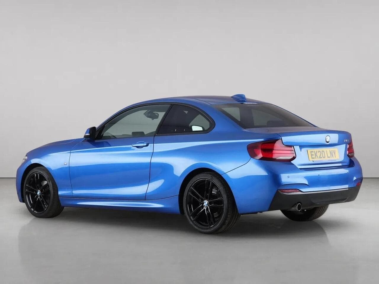 BMW 2 Series thumbnail Rear Left