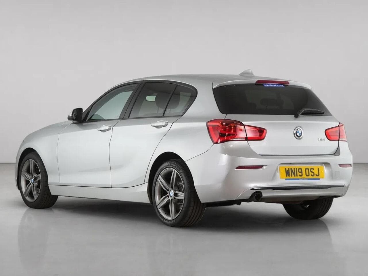 BMW 1 Series thumbnail Rear Left