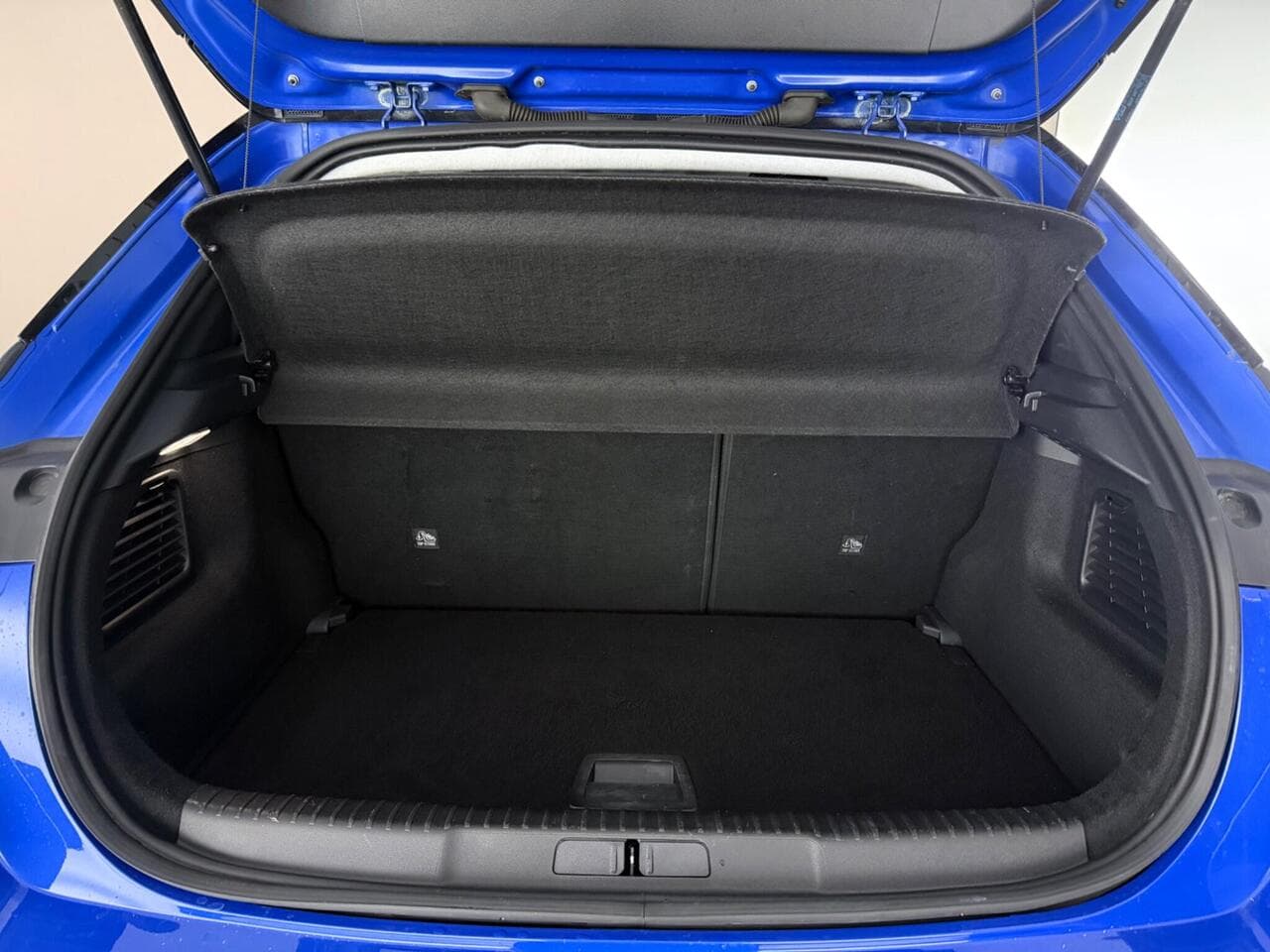 Vauxhall Mokka thumbnail Boot