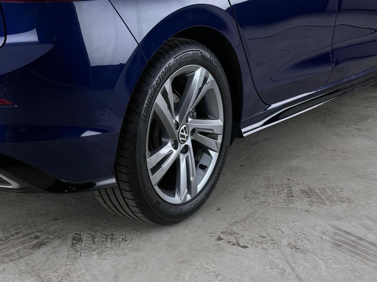 Volkswagen Golf thumbnail Wheel