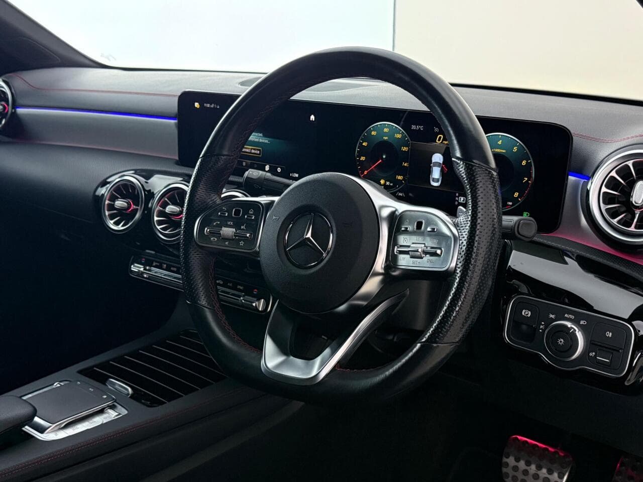 Mercedes-Benz CLA thumbnail Steering Wheel