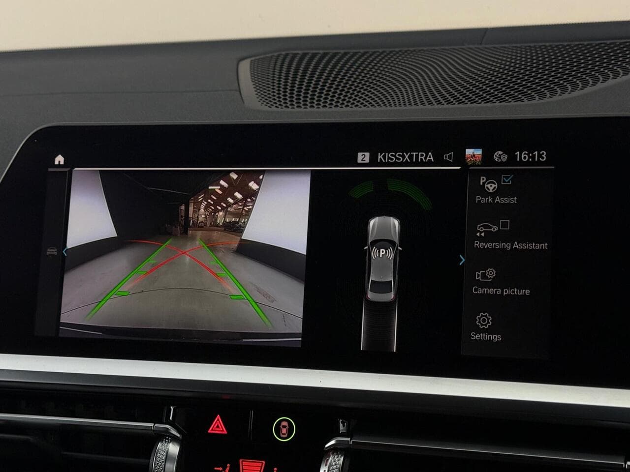 BMW 3 Series thumbnail Infotainment System