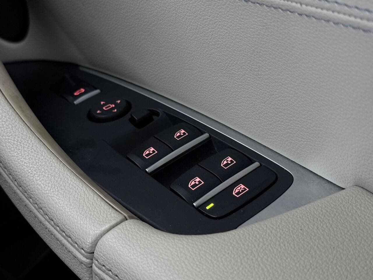 BMW X3 thumbnail Misc Controls