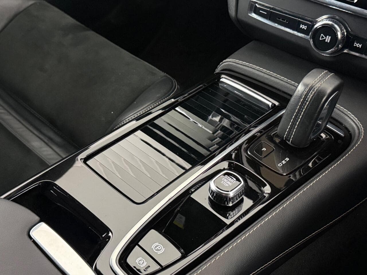 Volvo V90 thumbnail Interior Front