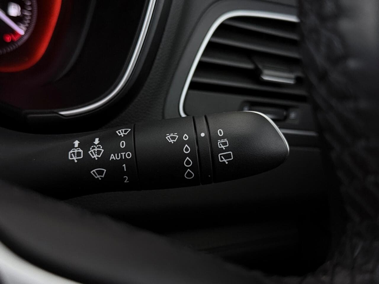 Renault Koleos thumbnail Misc Controls