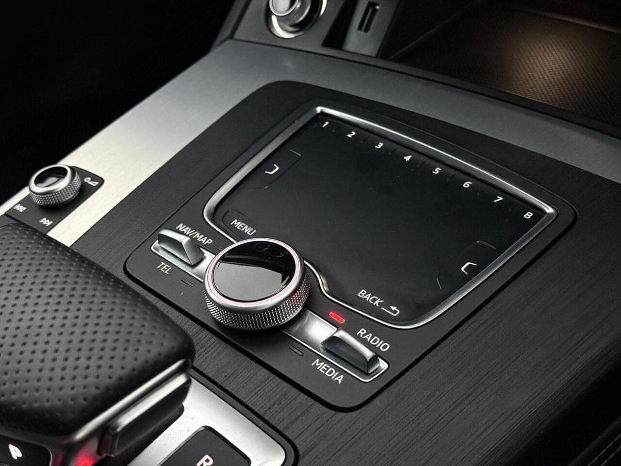 Audi Q5 thumbnail Misc Controls