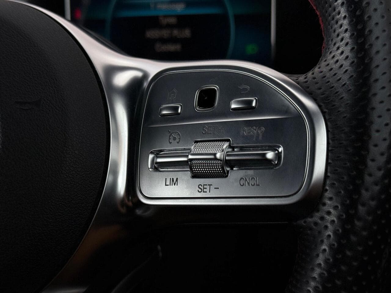 Mercedes-Benz A Class thumbnail Misc Controls