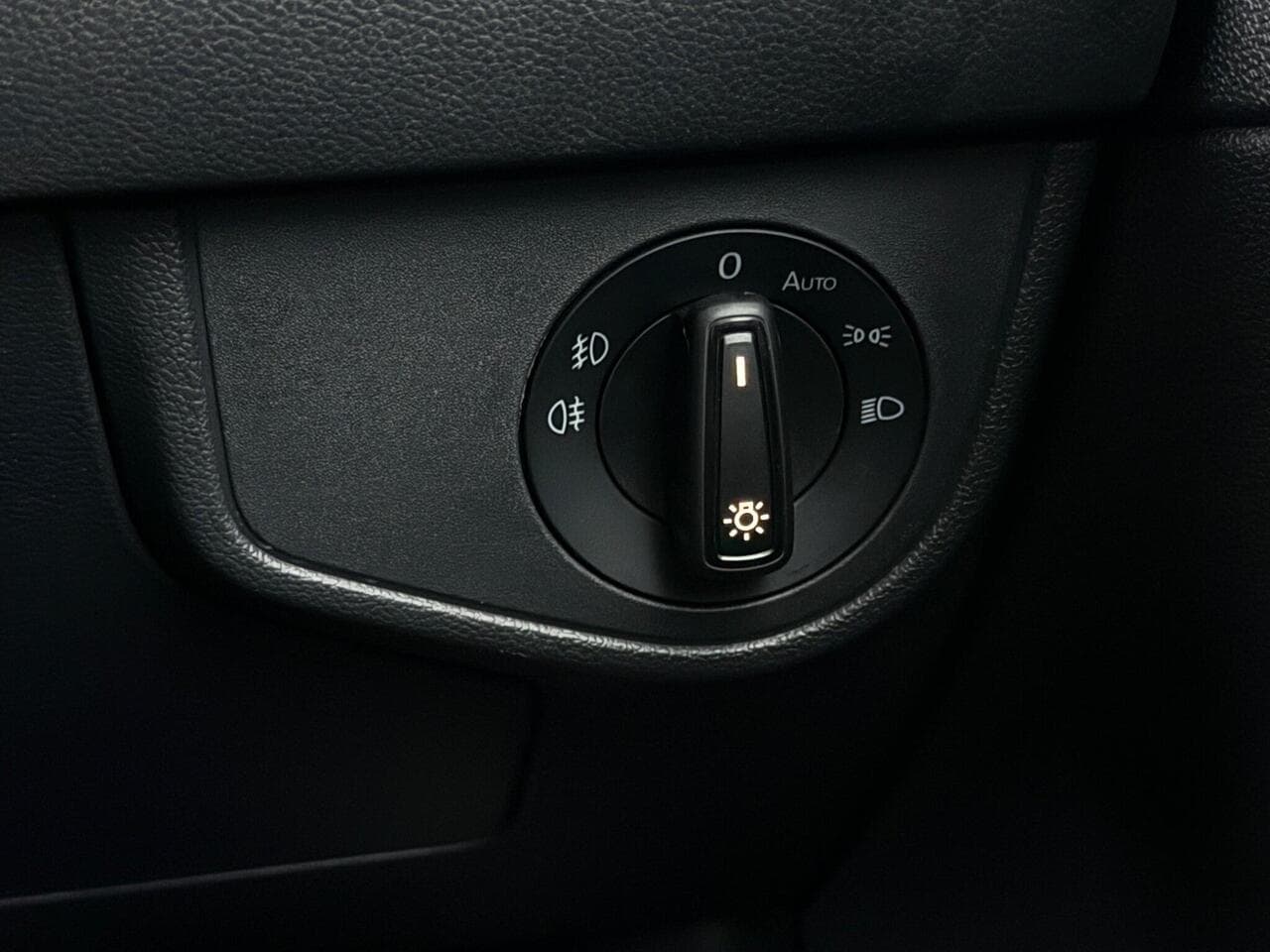 Volkswagen Taigo thumbnail Misc Controls