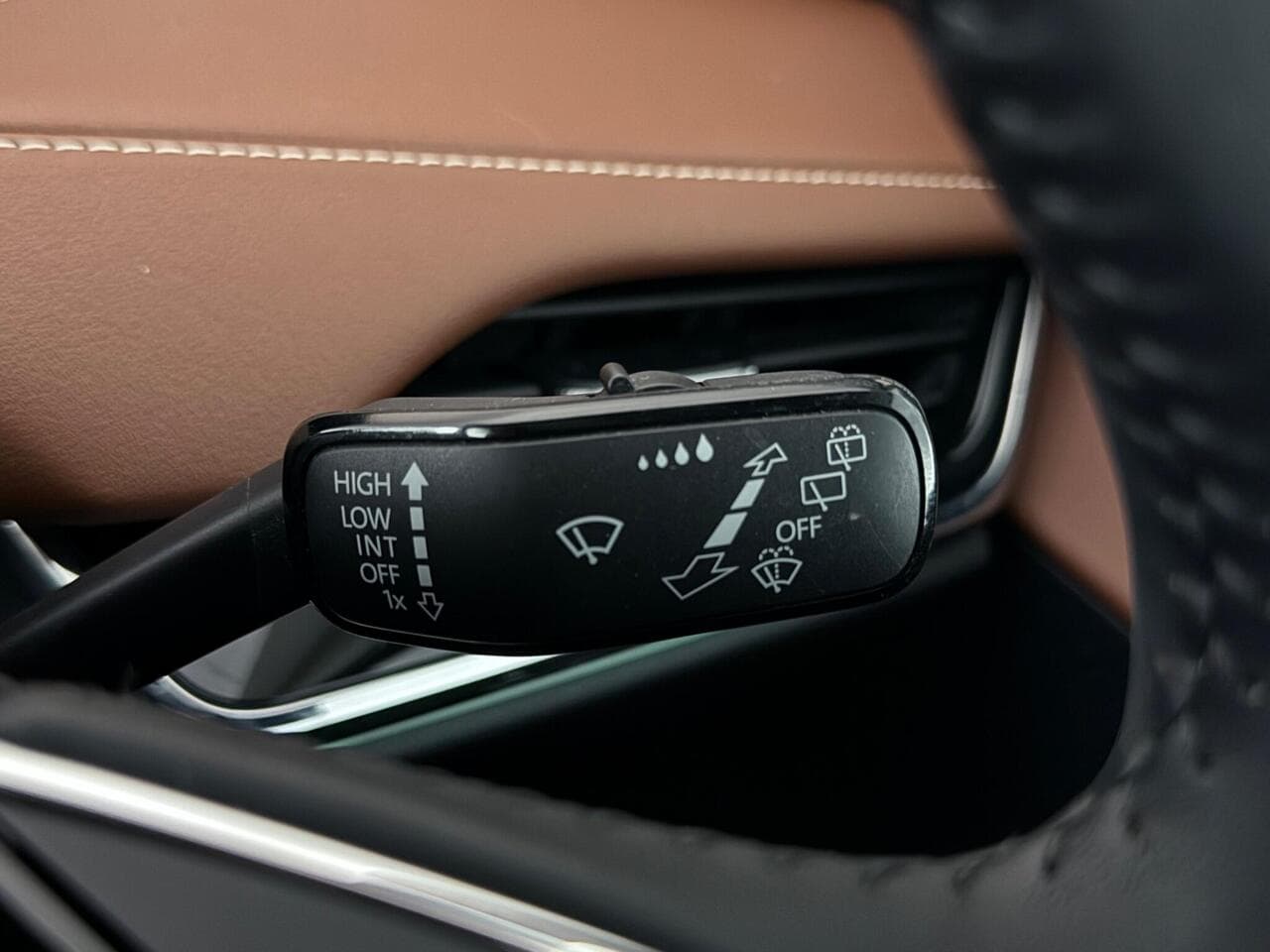 Skoda Enyaq thumbnail Misc Controls