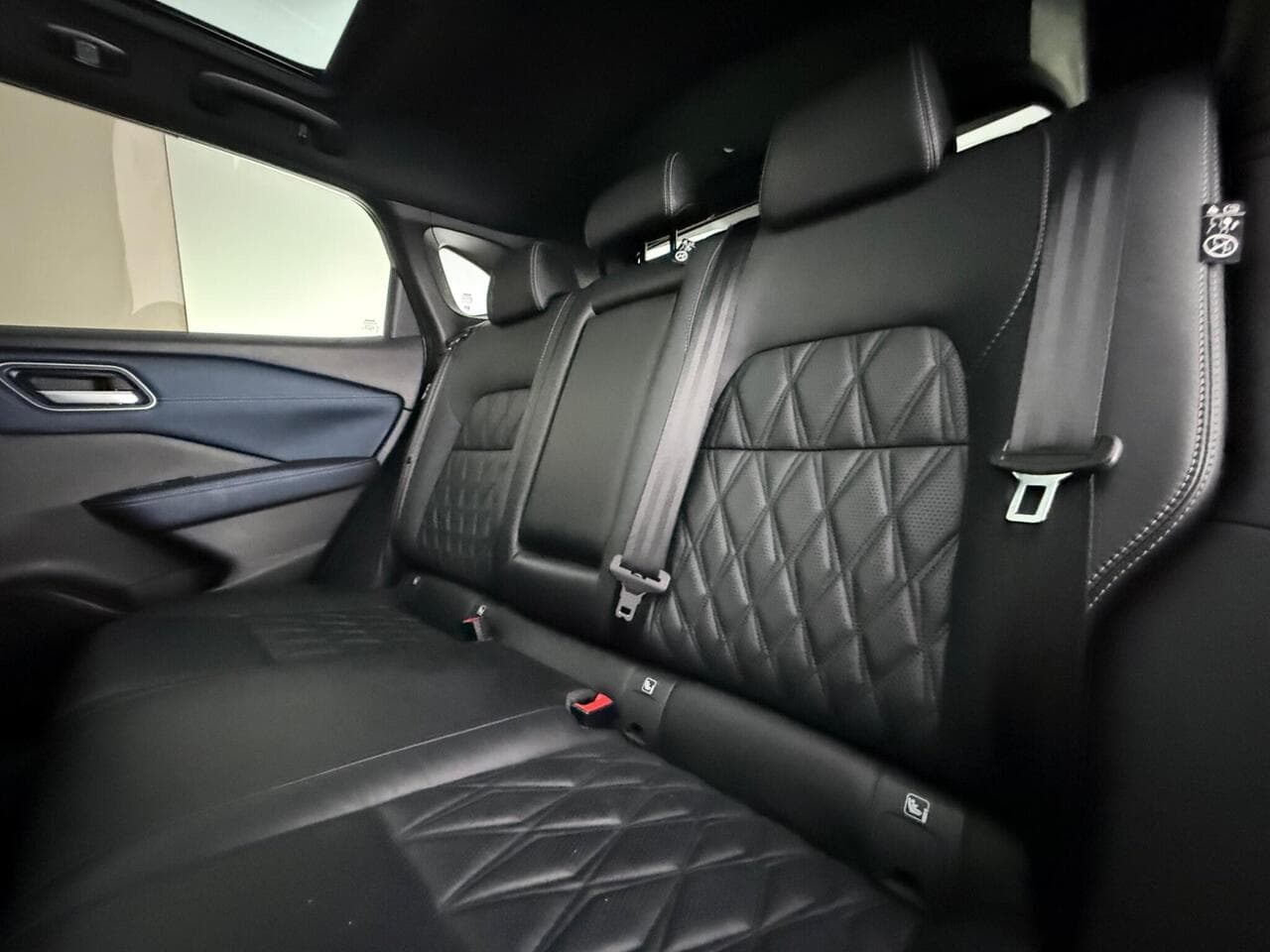 Nissan Qashqai thumbnail Seats Rear