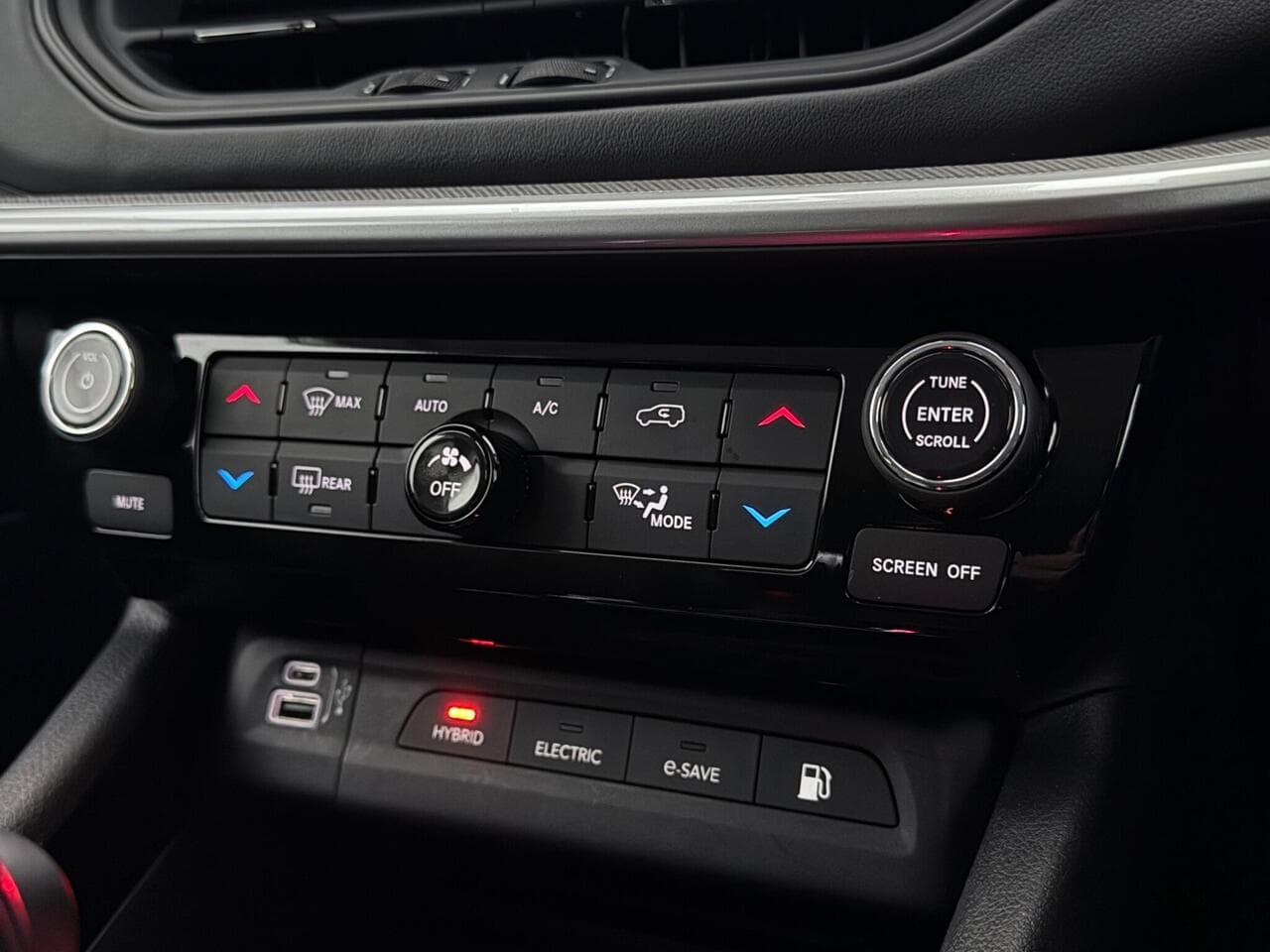 Jeep Compass thumbnail Misc Controls