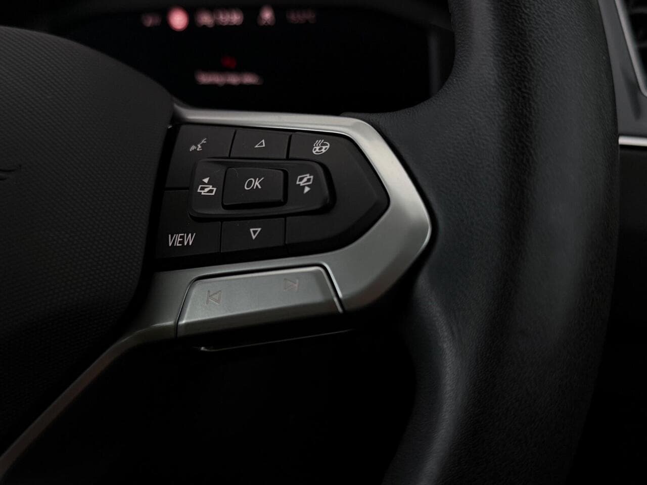 Volkswagen Tiguan thumbnail Misc Controls