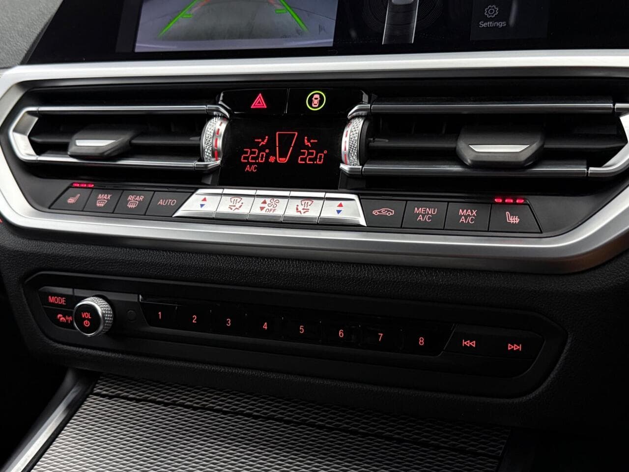 BMW 3 Series thumbnail Infotainment System