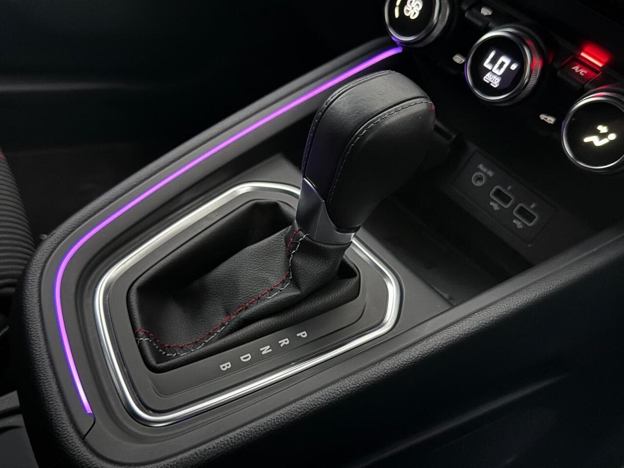 Renault Clio thumbnail Interior Front