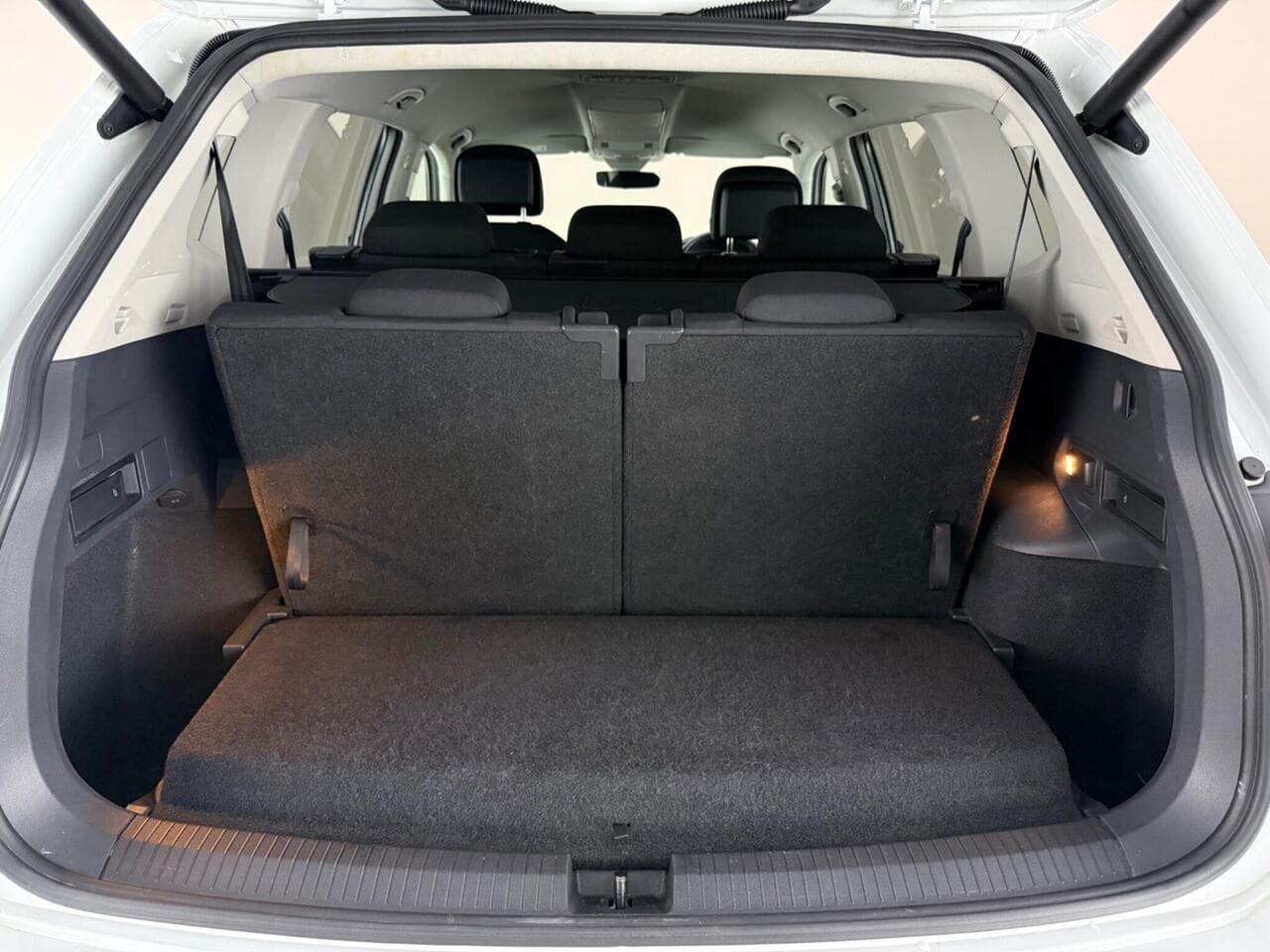 Volkswagen Tiguan Allspace thumbnail Boot