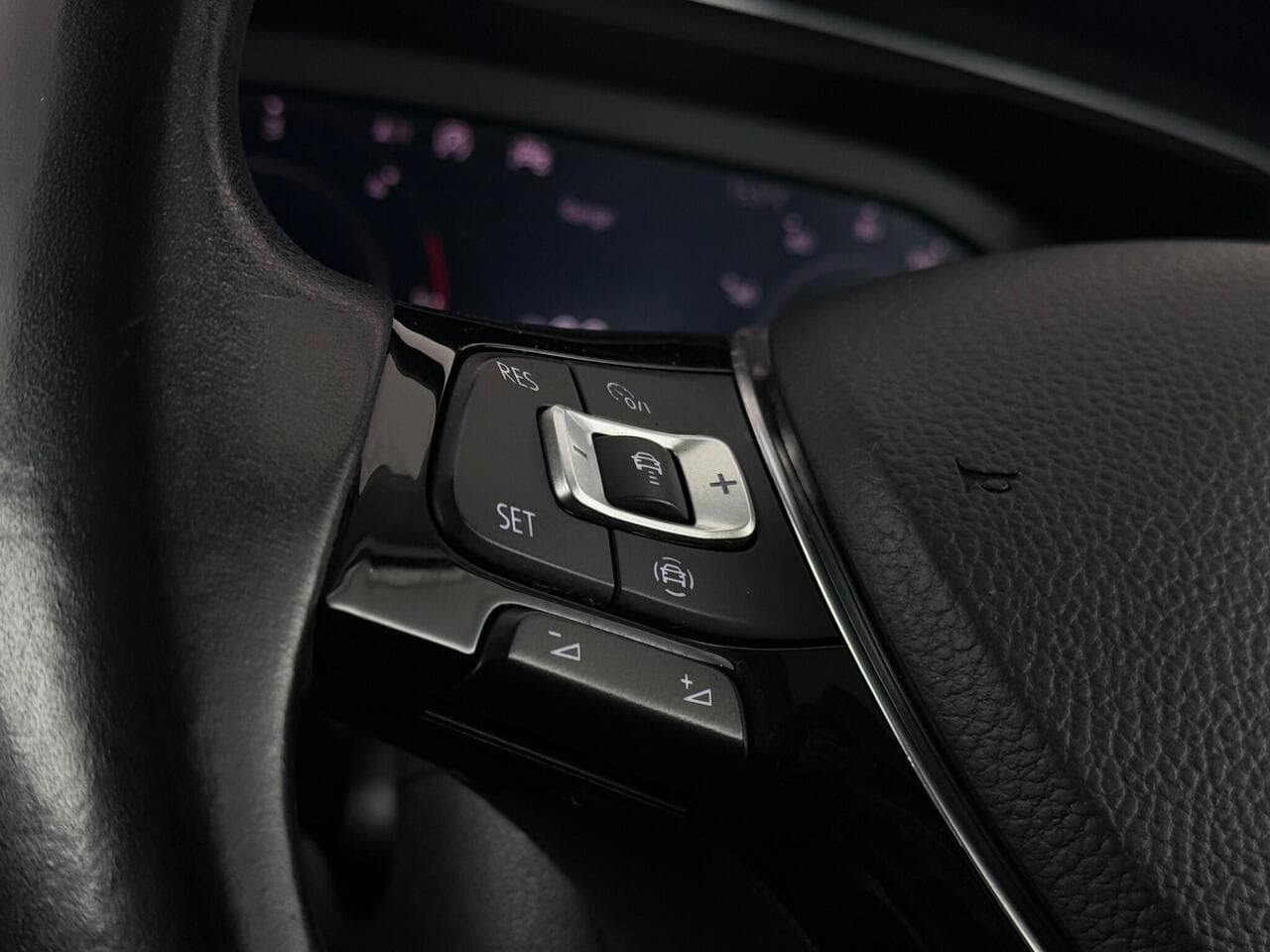 Volkswagen Tiguan thumbnail Misc Controls