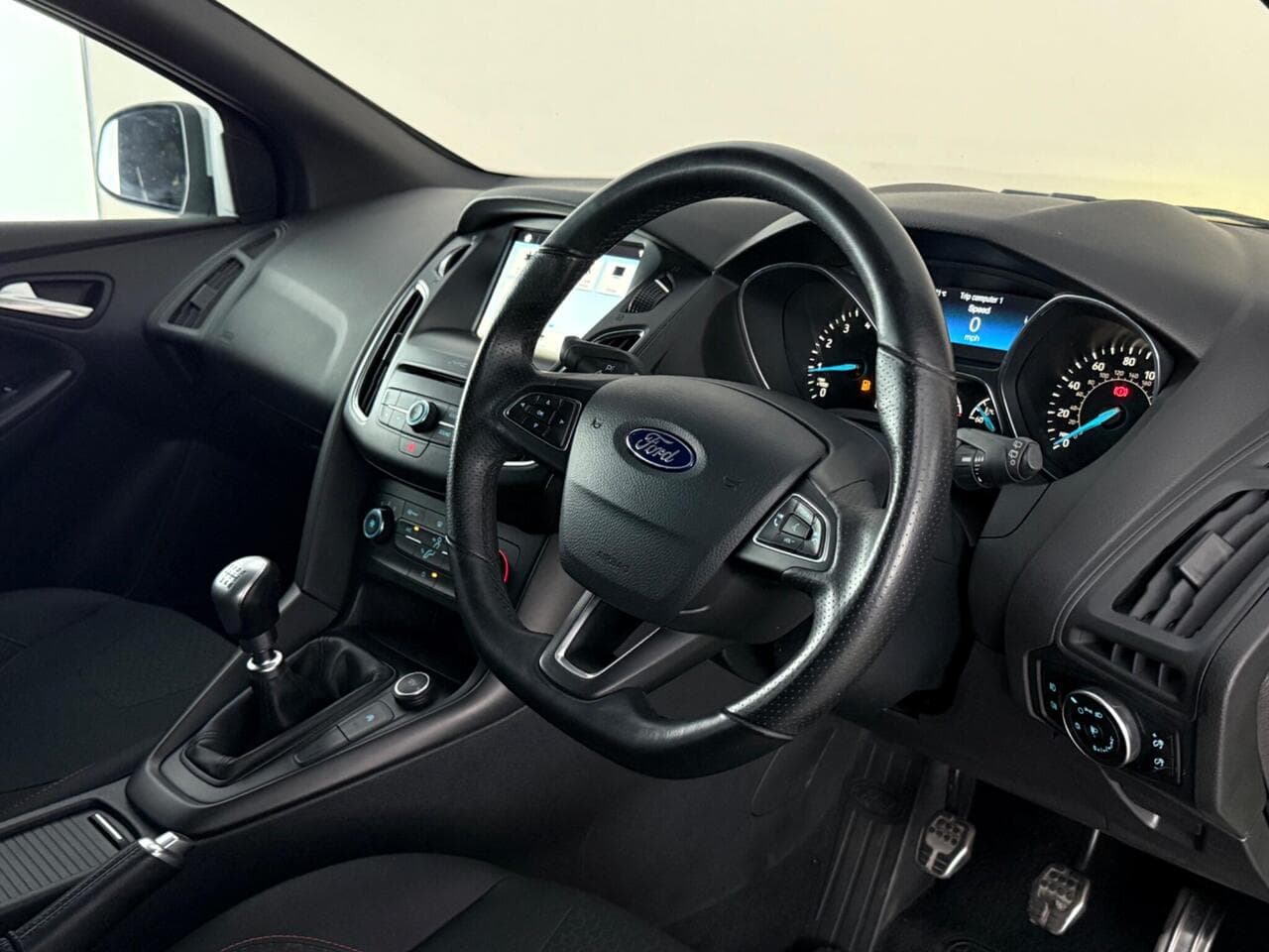 Ford Focus thumbnail Interior Front