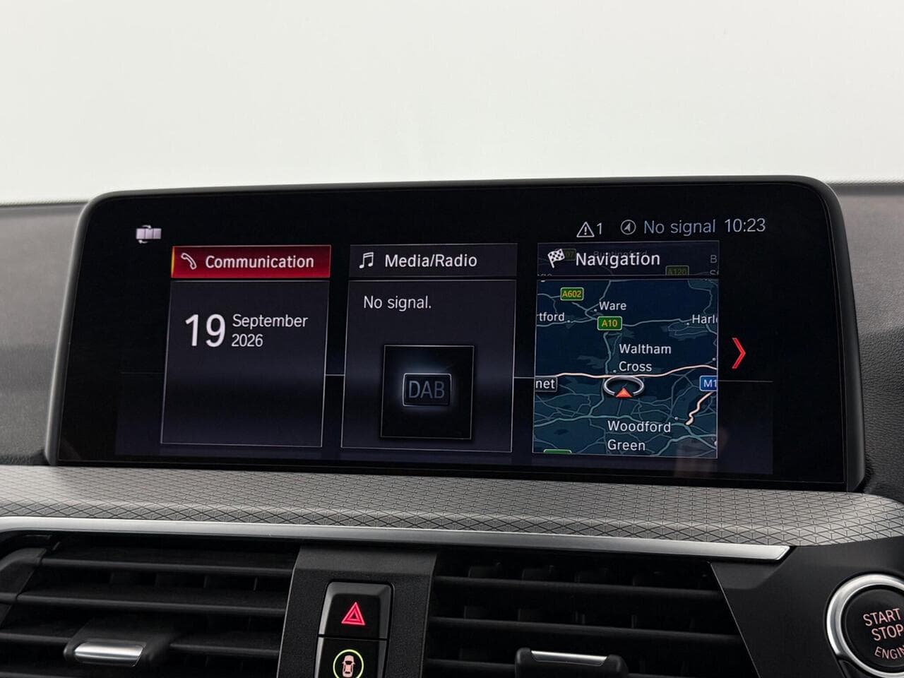 BMW X4 thumbnail Infotainment System
