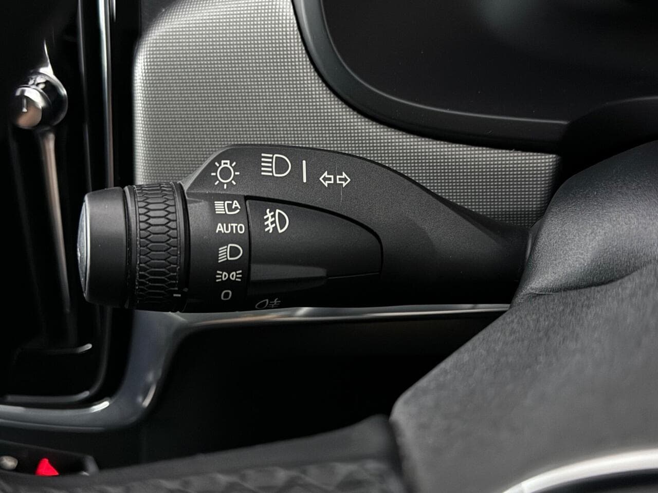 Volvo V90 thumbnail Misc Controls