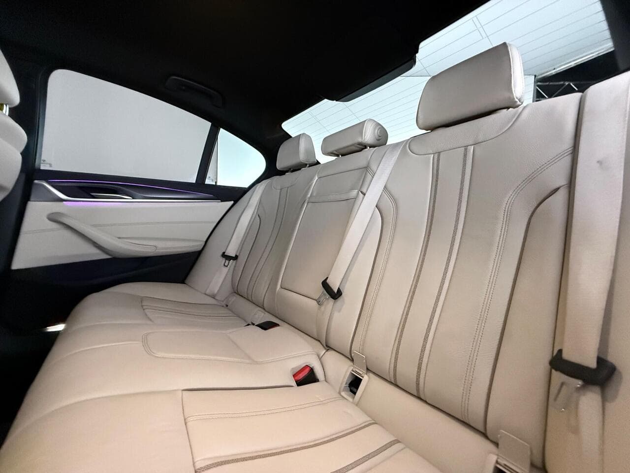 BMW 5 Series thumbnail Seats Rear