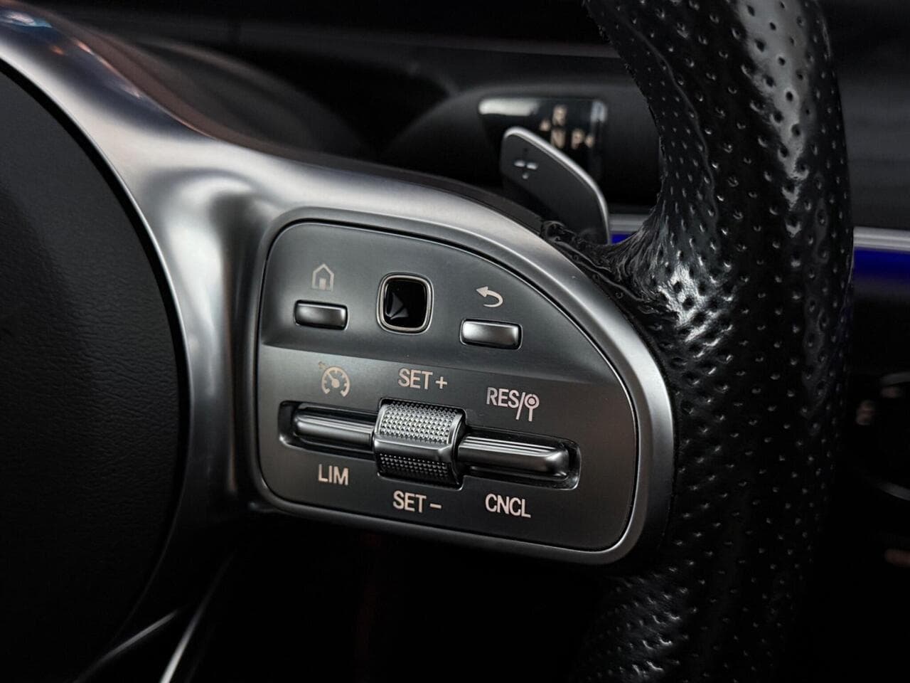 Mercedes-Benz E Class thumbnail Misc Controls
