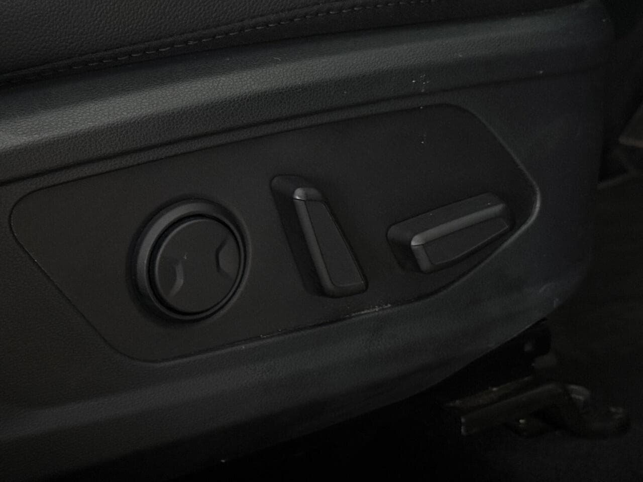 Hyundai TUCSON thumbnail Misc Controls