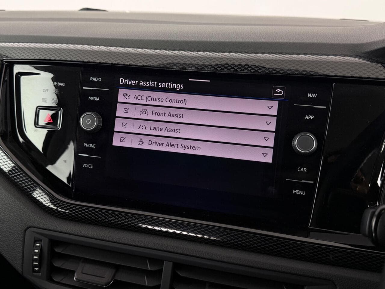 Volkswagen Polo thumbnail Infotainment System