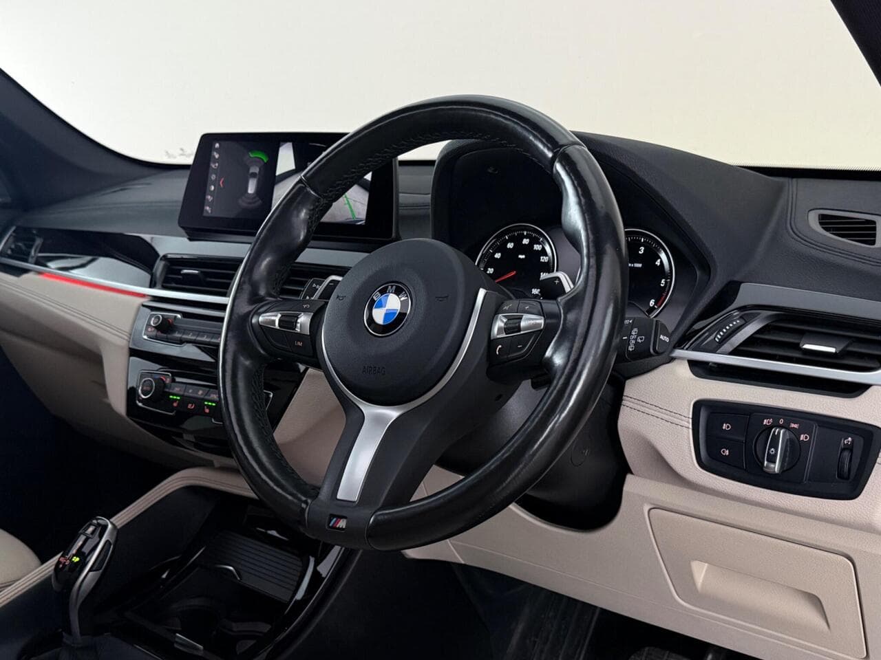 BMW X1 thumbnail Steering Wheel