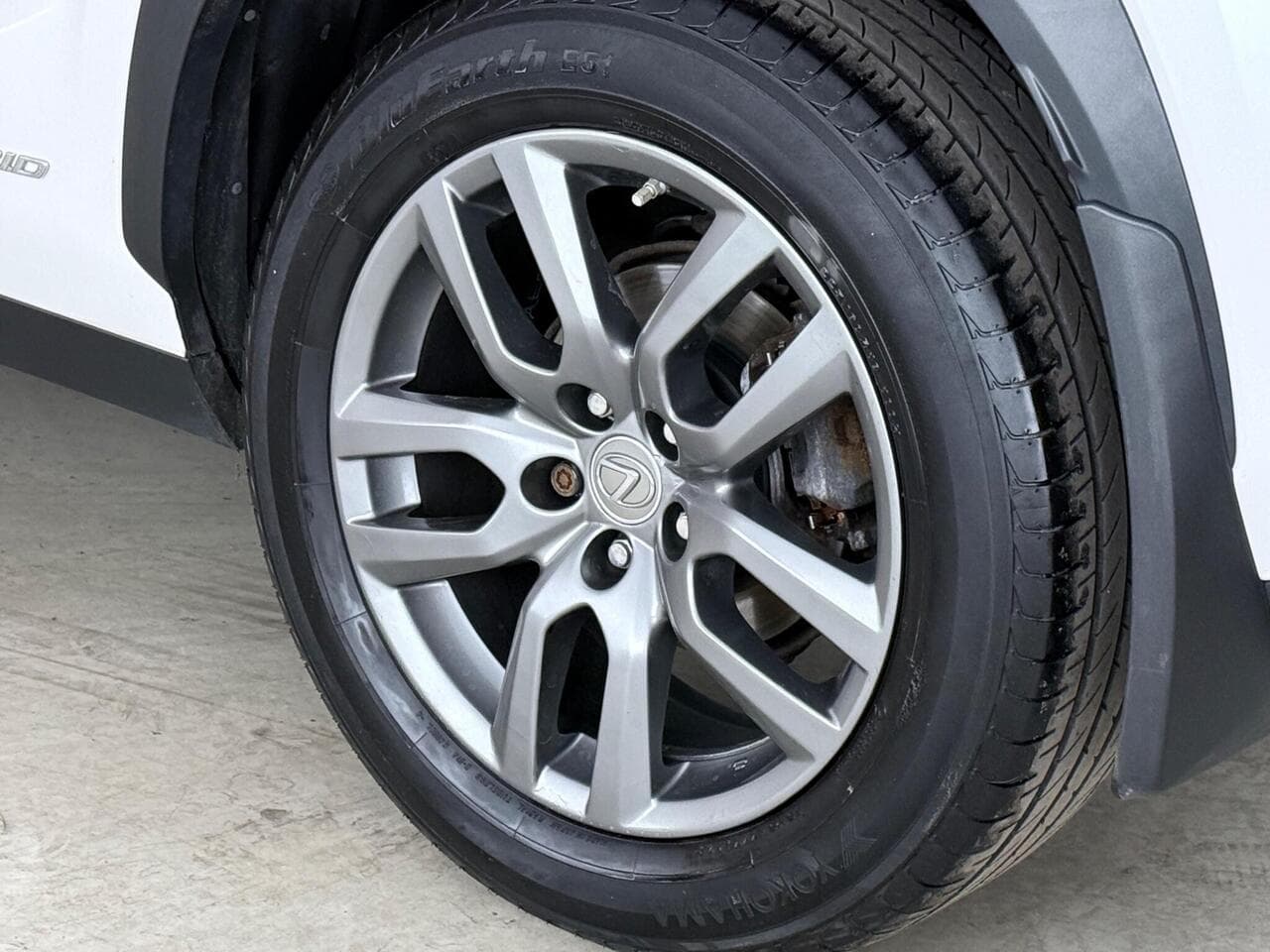 Lexus NX thumbnail Wheel