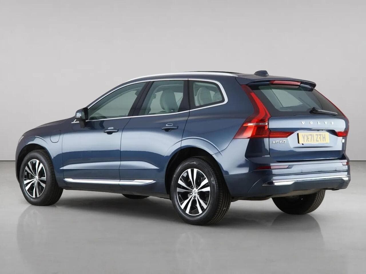 Volvo XC60 thumbnail Rear Left