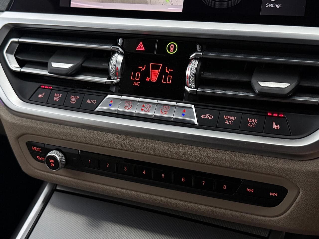 BMW 3 Series thumbnail Infotainment System