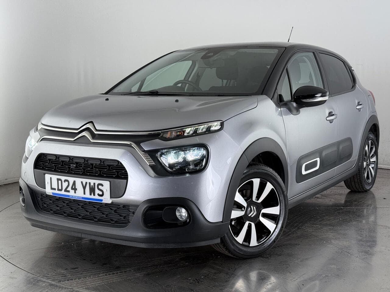 Citroen C3 thumbnail Front Left