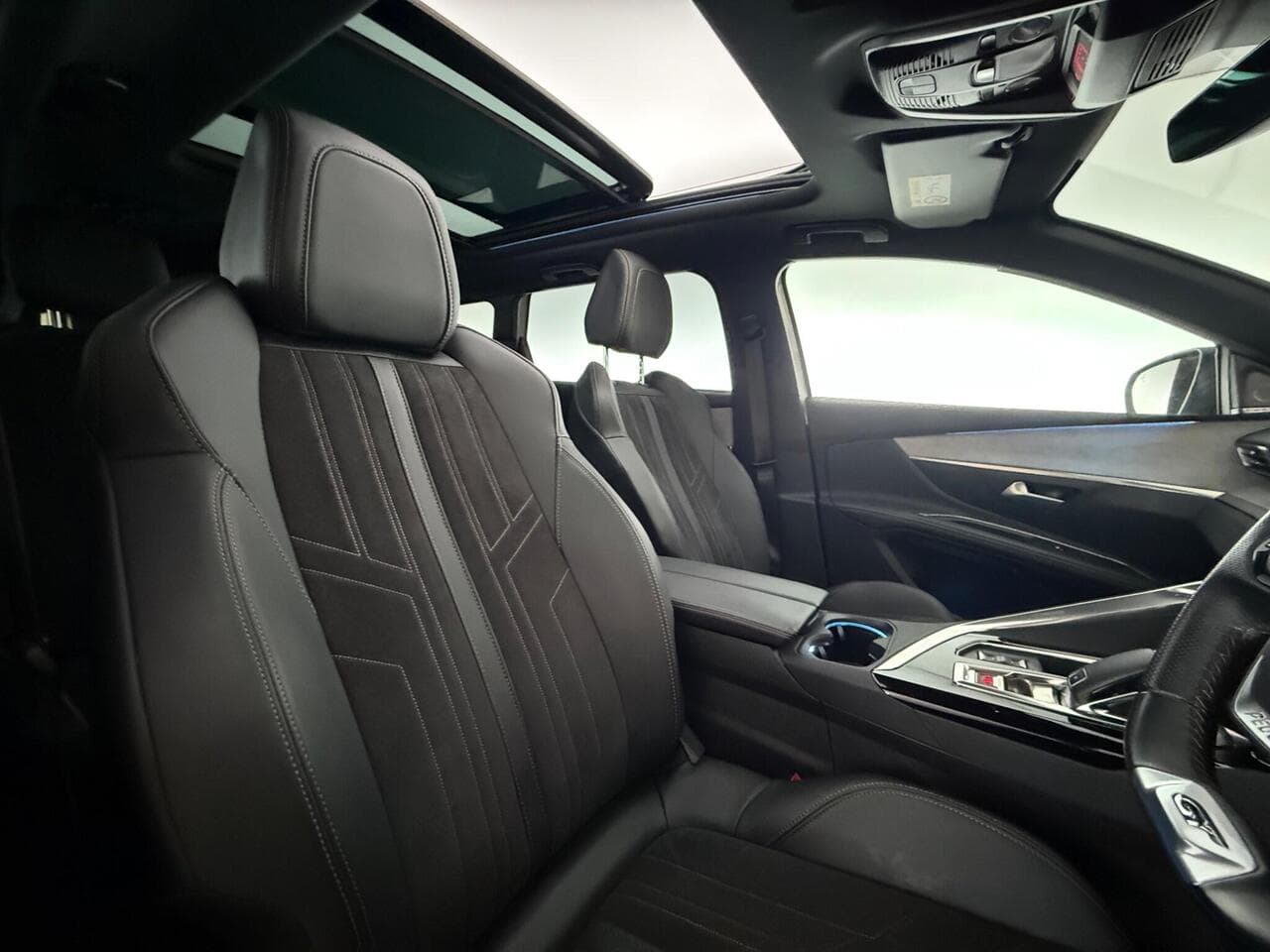 Peugeot 5008 thumbnail Seat Driver
