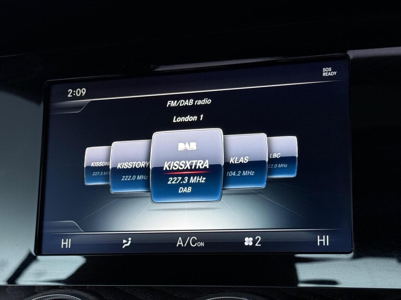 Mercedes-Benz E Class thumbnail Infotainment System
