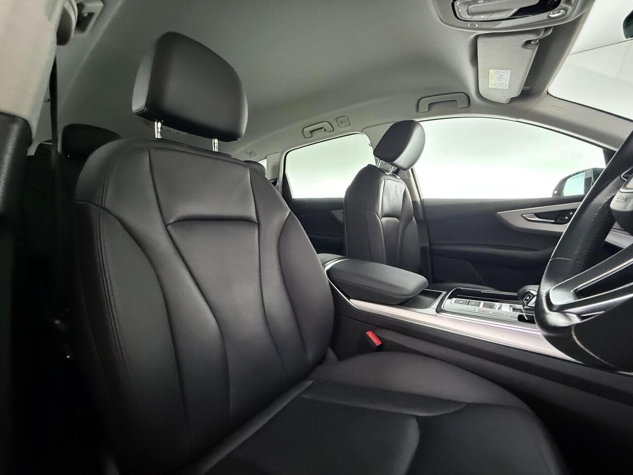 Audi Q7 thumbnail Seat Driver