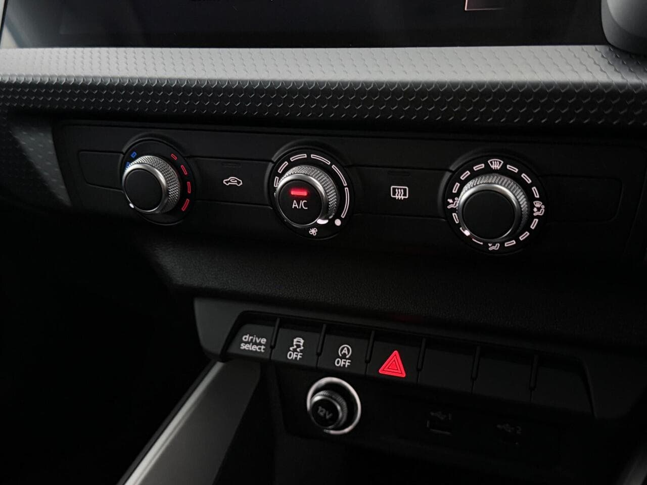 Audi A1 thumbnail Misc Controls