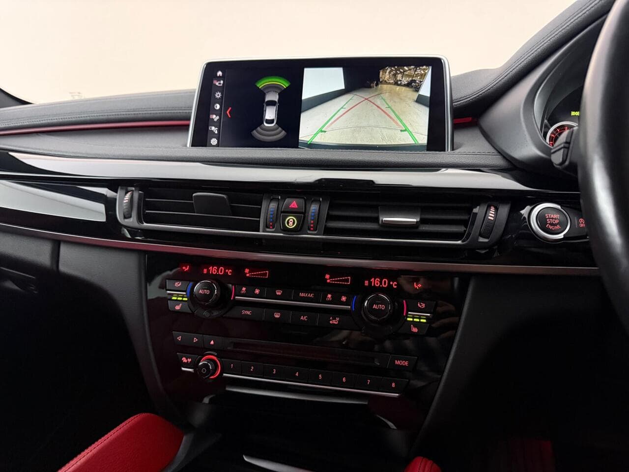 BMW X6 thumbnail Infotainment System
