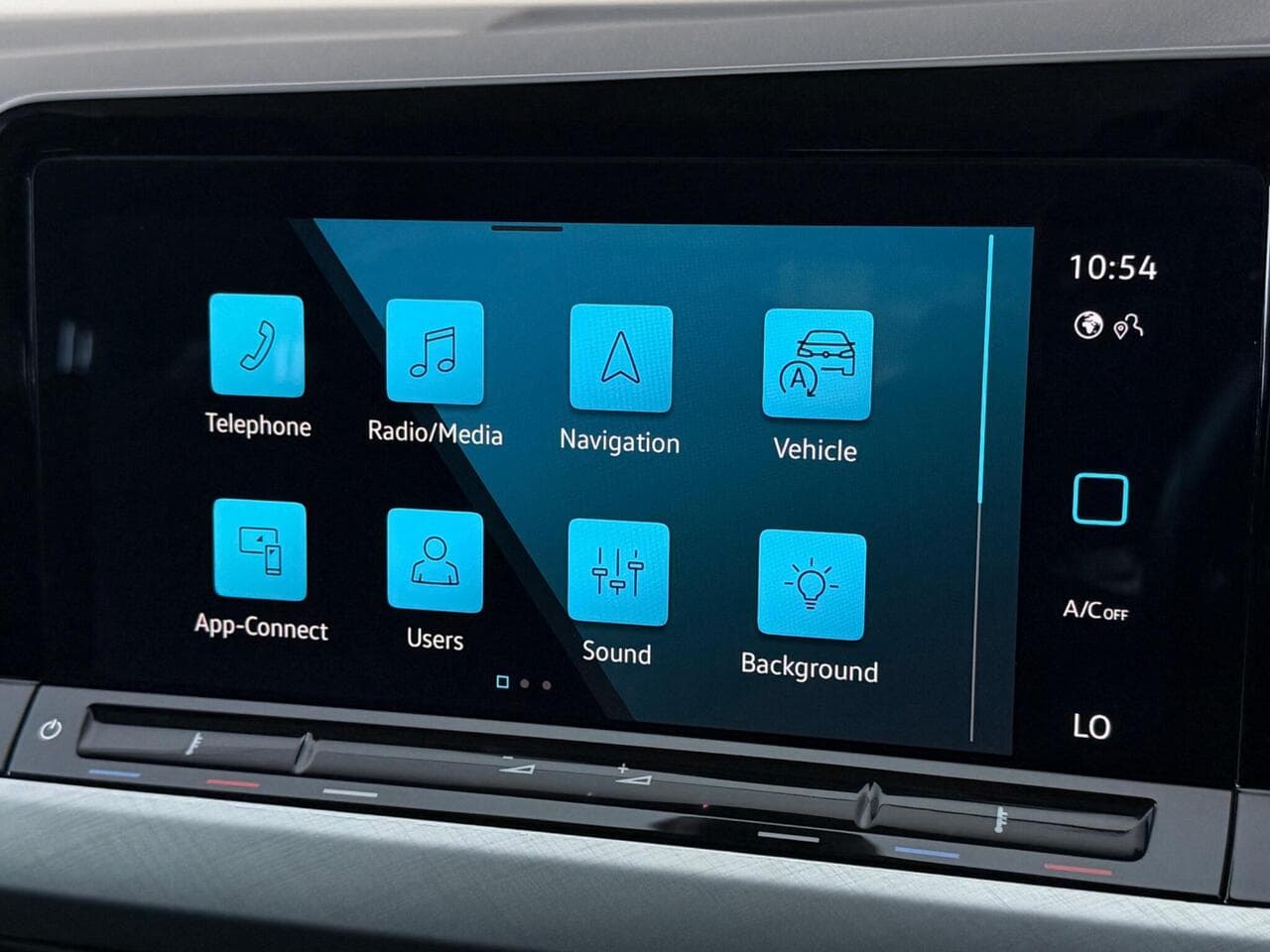 Volkswagen Golf thumbnail Infotainment System