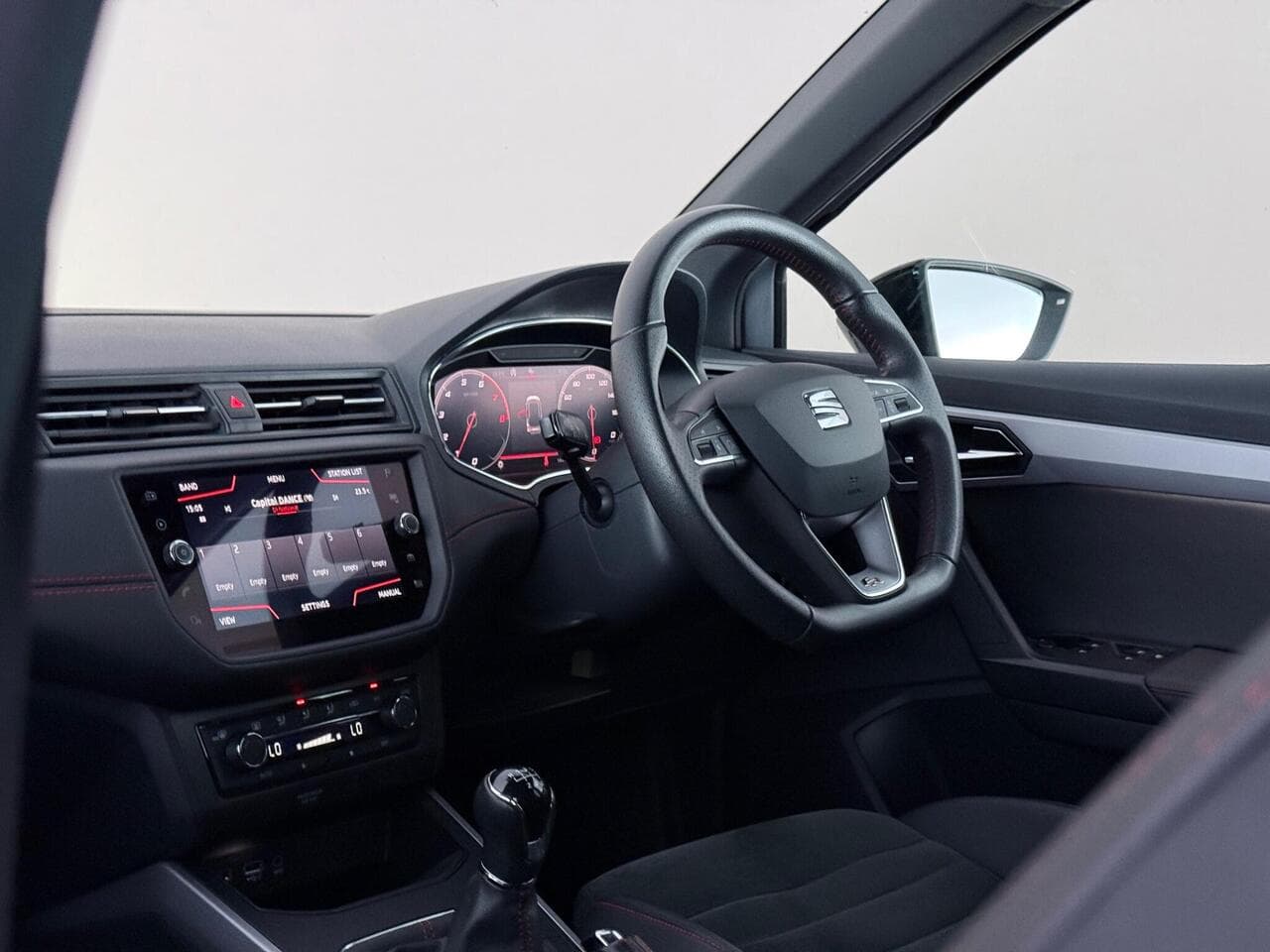 SEAT Arona thumbnail Interior Front