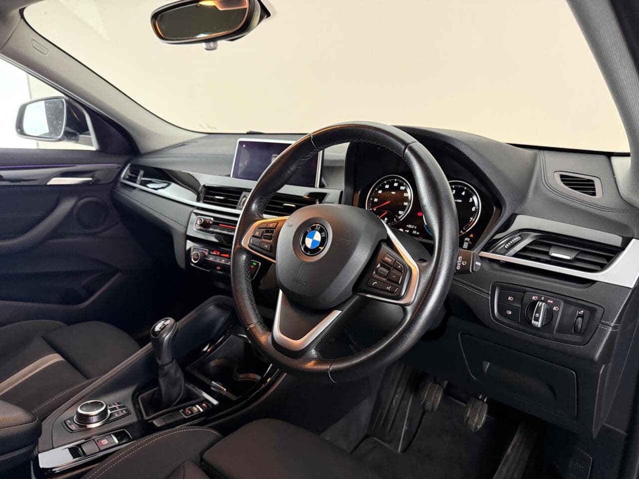 BMW X2 thumbnail Interior Front